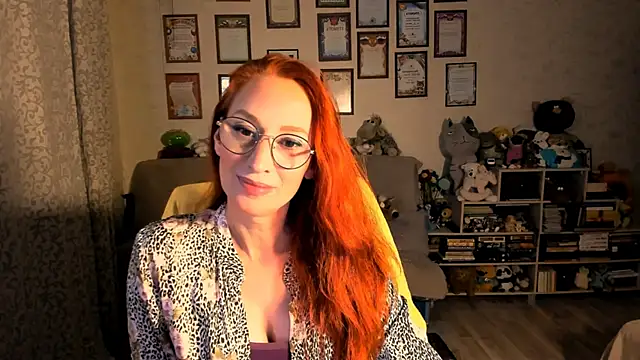 Snapshot of red_rocco chatting on 10.17.25 red rocco online show from 10.17.25