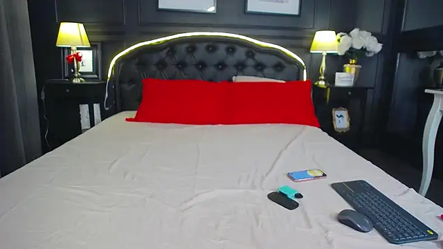 LanaSparks online show from 03.22.25