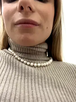 LanaSparks online show from 09.18.25