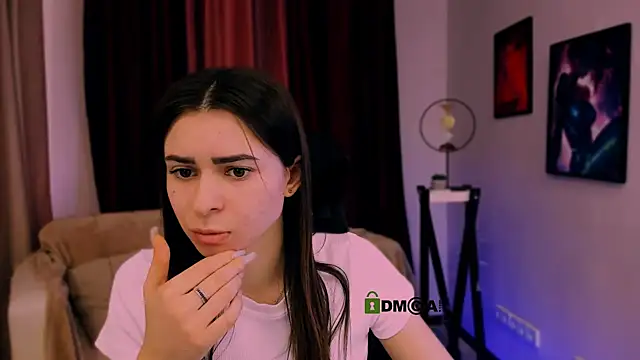 Snapshot of flora_ri chatting on 01.29.25 flora ri online show from 01.29.25