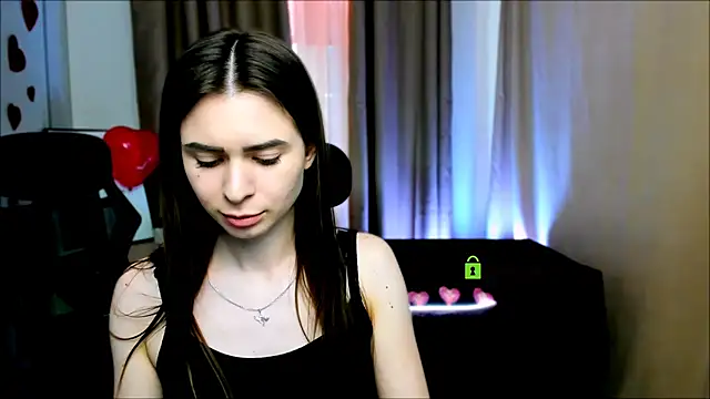 Snapshot of flora_ri chatting on 02.18.25 flora ri online show from 02.18.25