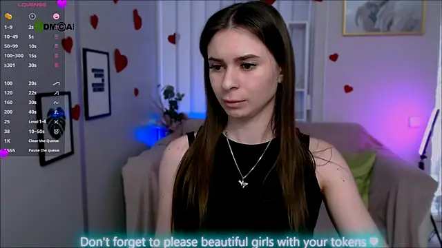 Snapshot of flora_ri chatting on 03.11.25 flora ri online show from 03.11.25