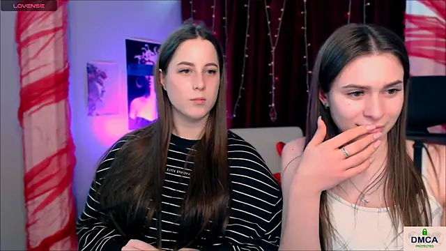 Snapshot of flora_ri chatting on 03.12.25 flora ri online show from 03.12.25