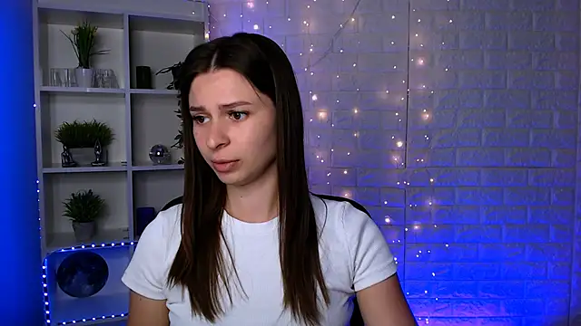 Snapshot of flora_ri chatting on 09.17.25 flora ri online show from 09.17.25