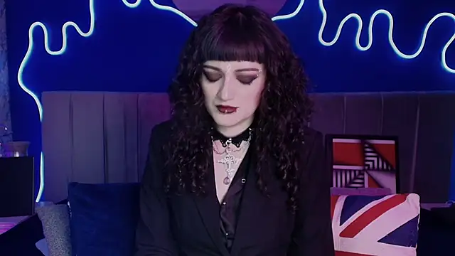 Snapshot of JeanneSabatier chatting on 06.27.26 JeanneSabatier online show from 06.27.26