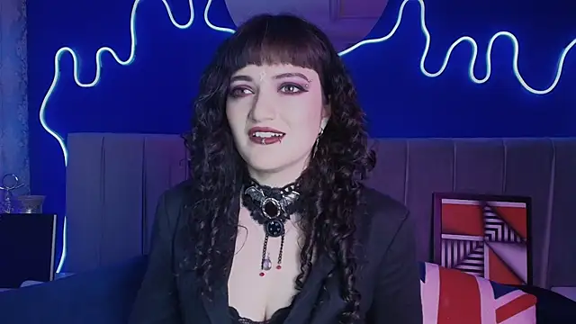 Snapshot of JeanneSabatier chatting on 07.24.26 JeanneSabatier online show from 07.24.26