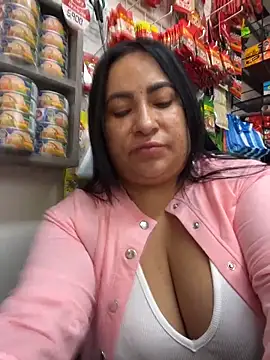 Snapshot of Miia_Jazmin chatting on 06.17.26 Miia Jazmin online show from 06.17.26