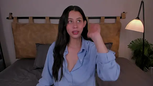 Snapshot of hannah_brady chatting on 09.24.25 hannah brady online show from 09.24.25