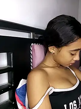 Zoe Sweett18 online show from 03.06.26