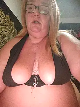 diosacurvy1984 online show from 10.22.25