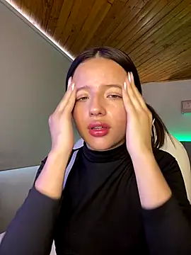 Snapshot of Sofia18_pinkk chatting on 12.04.25 Sofia18 pinkk online show from 12.04.25