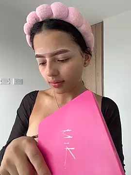 Snapshot of Sofia18_pinkk chatting on 02.10.26 Sofia18 pinkk online show from 02.10.26