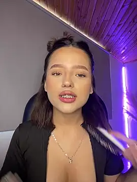 Snapshot of Sofia18_pinkk chatting on 03.13.26 Sofia18 pinkk online show from 03.13.26