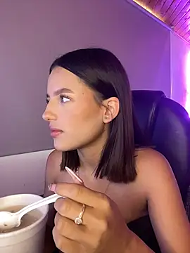 Snapshot of Sofia18_pinkk chatting on 03.25.26 Sofia18 pinkk online show from 03.25.26