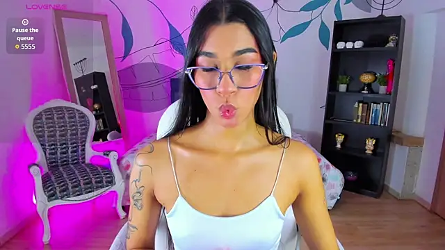 Dana Paula online show from 03.04.26