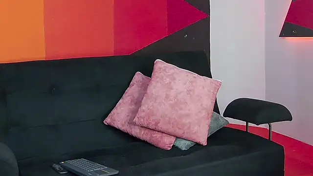 Snapshot of AmbarDupont chatting on 02.12.25 AmbarDupont online show from 02.12.25