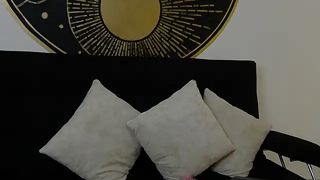 Snapshot of AmbarDupont chatting on 02.24.25 AmbarDupont online show from 02.24.25