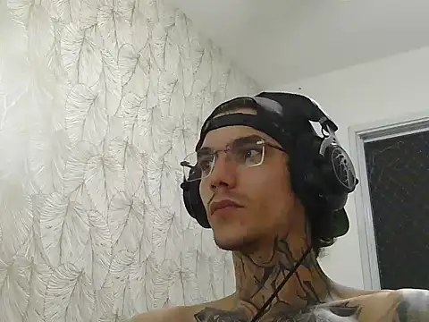 Snapshot of smokingink chatting on 04.25.26 smokingink online show from 04.25.26