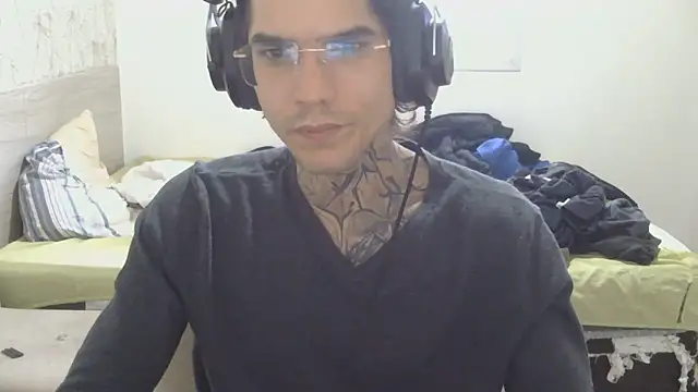 Snapshot of smokingink chatting on 06.20.26 smokingink online show from 06.20.26
