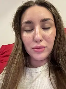 Snapshot of KiraBarlows chatting on 06.27.26 KiraBarlows online show from 06.27.26