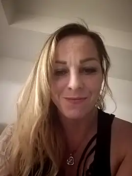 KittzyKat online show from 01.18.25