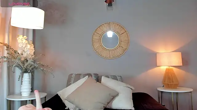 Snapshot of viviannehill_hot chatting on 02.10.25 viviannehill hot online show from 02.10.25