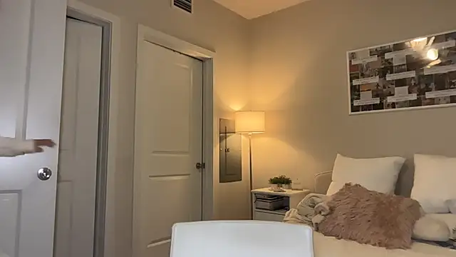 graciesmith27 online show from 04.28.26