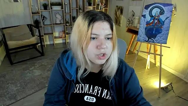 Snapshot of DiaAngell chatting on 09.10.25 DiaAngell online show from 09.10.25