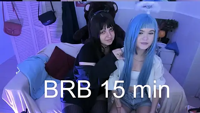 Snapshot of DiaAngell chatting on 09.28.25 DiaAngell online show from 09.28.25