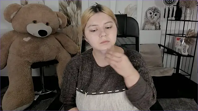 Snapshot of DiaAngell chatting on 01.17.26 DiaAngell online show from 01.17.26