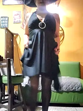 ilonna2025 online show from 10.31.25