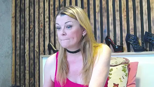 Kisi Lovi online show from 05.15.26