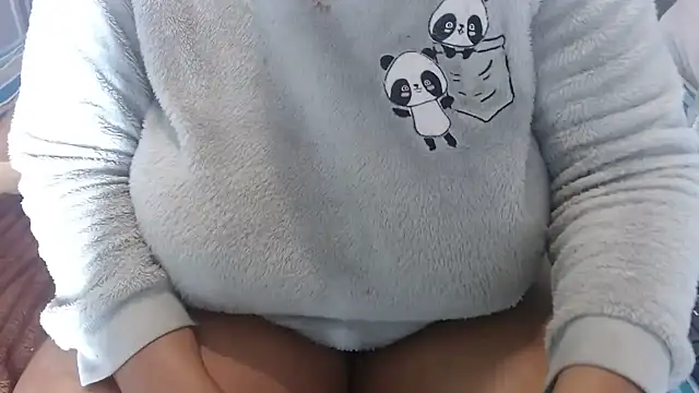 Snapshot of BUBBLYBUNNYxx chatting on 03.15.26 BUBBLYBUNNYxx online show from 03.15.26