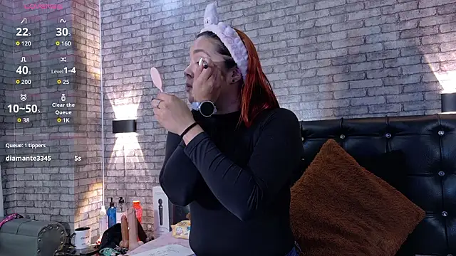 Snapshot of Sophie_new25 chatting on 03.11.26 Sophie new25 online show from 03.11.26