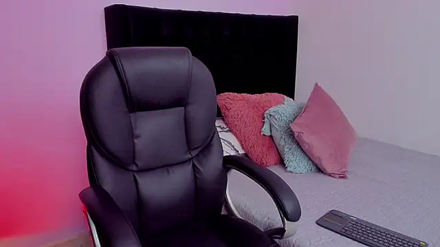 Snapshot of Paulina_Lopezz chatting on 03.06.26 Paulina Lopezz online show from 03.06.26