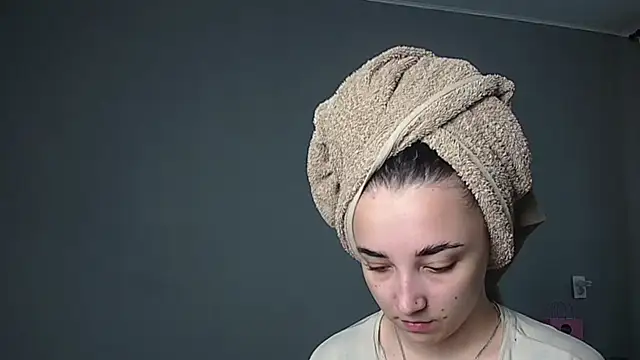 Eva Gloryy online show from 06.13.26