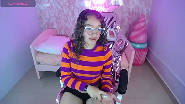 kassandra ch  online show from 02.07.25