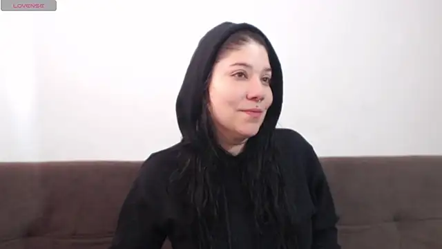 Snapshot of sharonnleon chatting on 07.16.26 sharonnleon online show from 07.16.26