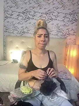 viktoria davis  online show from 01.27.25