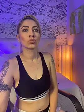 viktoria davis  online show from 02.02.25