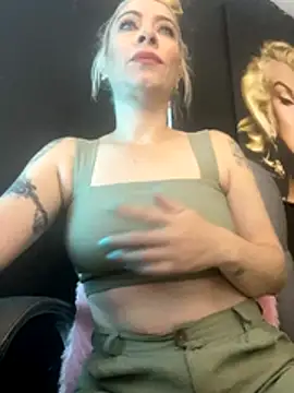 viktoria davis  online show from 10.20.25