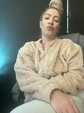 viktoria davis  online show from 02.01.26