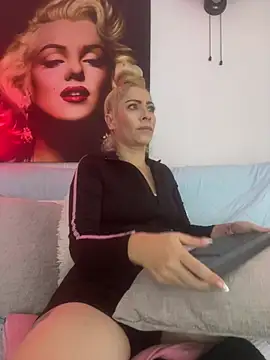 viktoria davis  online show from 06.04.26