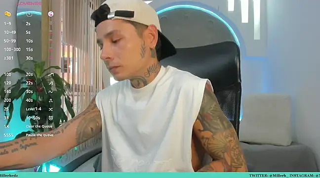 Snapshot of tattokoi chatting on 03.02.25 tattokoi online show from 03.02.25