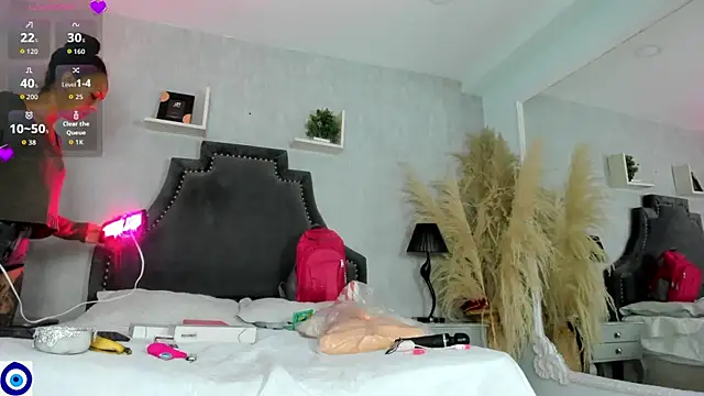 DalayMoore online show from 07.12.26