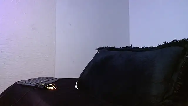 Lliam 2 online show from 09.17.25