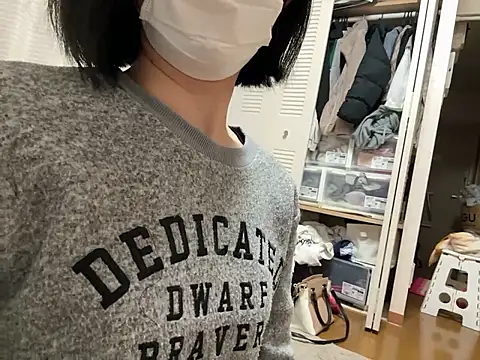 Snapshot of riri_riri_jp chatting on 02.28.26 riri riri jp online show from 02.28.26