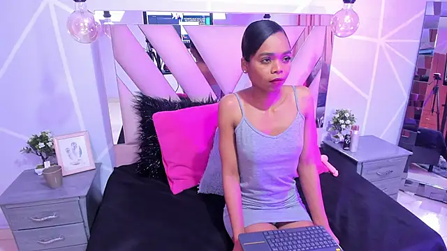 Snapshot of Gletty_noa chatting on 01.19.25 Gletty noa online show from 01.19.25