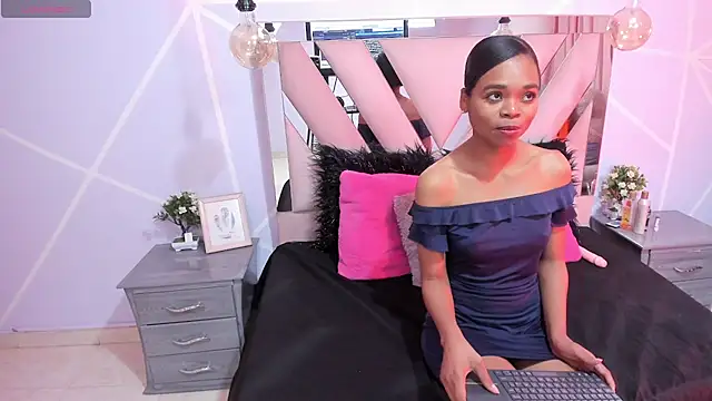 Snapshot of Gletty_noa chatting on 01.21.25 Gletty noa online show from 01.21.25