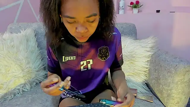 Snapshot of Gletty_noa chatting on 11.13.25 Gletty noa online show from 11.13.25